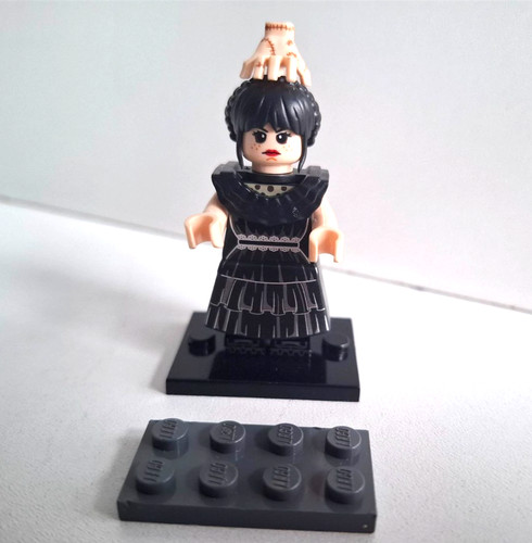Addams family wednesday - family, 1