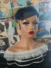 Atemberaubende klassische Dame