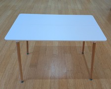 Esstisch im klassischen