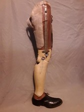 Antike Beinprothese / Oberschenkelprothese mit Lederschaft
