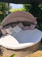 Sehr Schöne Lounge zu Verkaufen