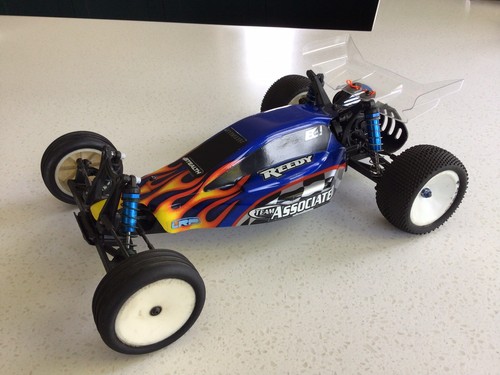 Team associated rc10 - associated,