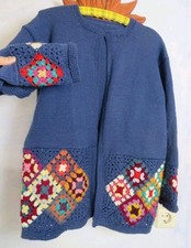 Handgestrickte Strickjacke