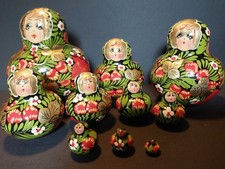 Matroschka - Babuschka - Puppe  - 10 -teiliges Set -  handbemalt + signiert
