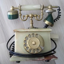 Altes Telefon, Sockel aus Marmor, 28 x 24 x 17 cm (# 374)