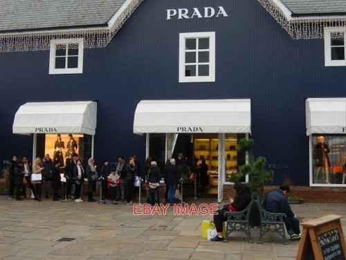 Foto warteschlange für prada - fÜr,