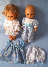 2 Puppen ca 28 bzw. 29 cm Schlafaugen bewegliche Arme + Beine + Kleidung im Set