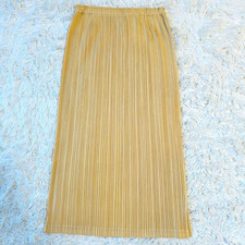 PLEATS PLEASE ISSEY MIYAKE