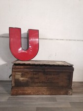 Vintage Leuchtbuchstabe U rot