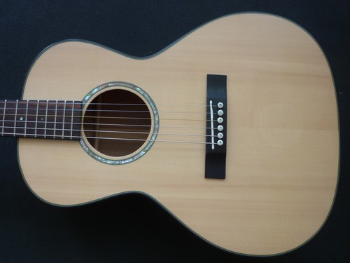 Sehr gute travel guitar - sehr,