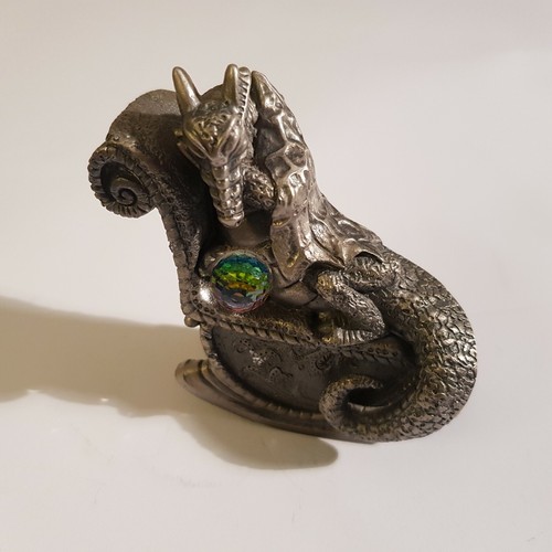 Drache schläft auf