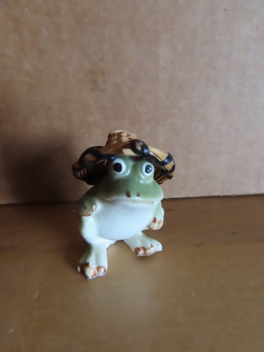 Figur frosch mit - mit, sonnenhut
