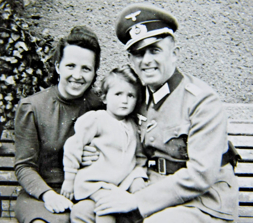Offizier mit kind und - mit, frau
