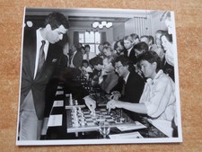 Photo Basel 1988 Garri Kasparow beim Simultan vs Corinne Schmidhauser (Slalom)