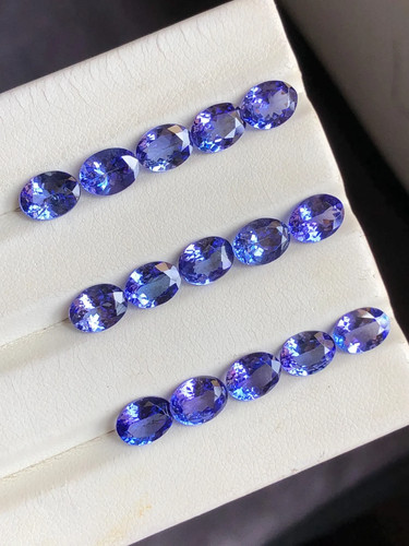 Natürliches blaues tansanit - blaues,