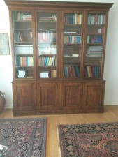 Antiker  Bücherschrank in