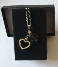 Personalisierte gravierte Kreis- und Herzkristalle Halskette