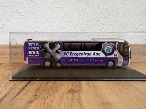 Mannschaftsbus erzgebirge aue - erzgebirge,