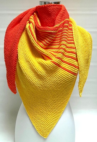 Handgestricktes tuch - handgestricktes,