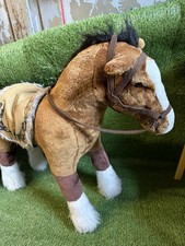 Sitzpferd Kinder Pferd groß Sattel Trense Stofftier Shirt Horse Plûschtier