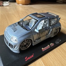 Saico 1:32 Renault Clio V6 Modellauto Tuning in Originaler Kunststoff Vitrine