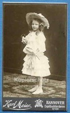 Foto, Mädchen im weißen Kleid, Strohhut und Sonnenschirm, um 1910 !!!