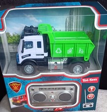 3 Auto Sets:  Ferngesteuerter Recycling-Kipper RC und 2x3-Packs Rally Cars, neu