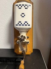 Wandkaffeemühle alt