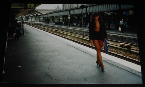 Weiblicher akt bahnhof - weiblicher,