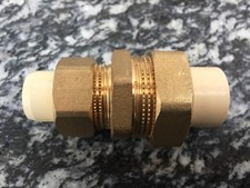 Rohr-Verschraubung für