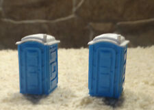 Hersteller unbekannt   (Spur H0)  2 Stück Damen DIXIE Toiletten - fertig gebaut