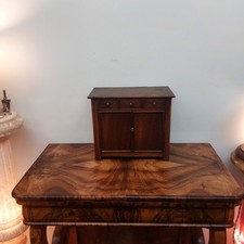 Modellkommode   (Miniaturkommode) 28cm B./25cmH./16cm T.