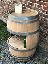 Weinfass Bar, ganzes Fass, kleine Öffnung