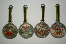 4 kleine schöne  KÜHN Zinn Anhänger 4 Jahreszeiten Wandbild