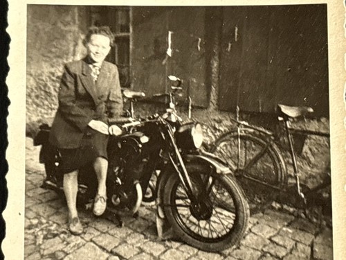 Foto frau motorrad - 🏍️,