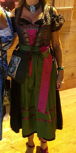 Dirndl von lola paltinger - dirndl,
