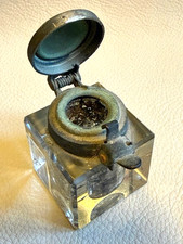 Tintenfass mit Deckel  um