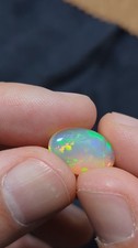Echter  Welo Opal Edelstein Cabochon 5.4ct, 17x11.4x5.3mm