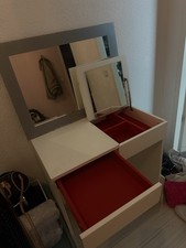 1. Schminktisch+2. Spiegel+3.Hocker zu Verkaufen! Selbstabholer In Berlin. 10€
