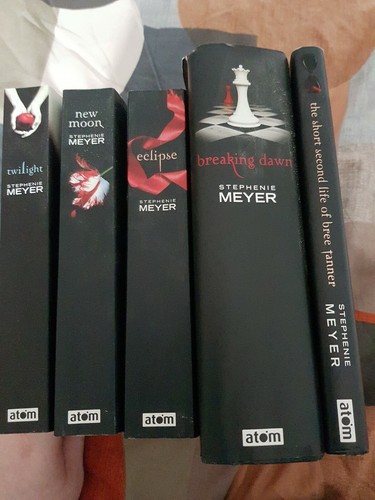 Stephanie meyer twilight book - stephanie,