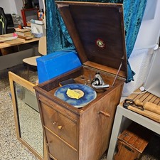 Standgrammophon, ca. 41 x 51 x 95 cm, guter Zustand, funktioniert