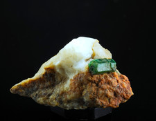 Dunkelgrüner Smaragd Kristall