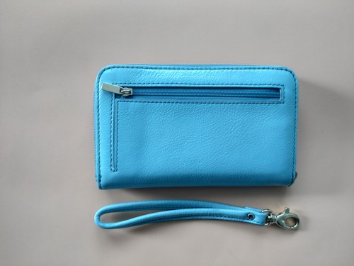 Fossil zip around clutch - zip,