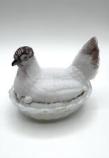 Deckeldose Huhn auf Nest