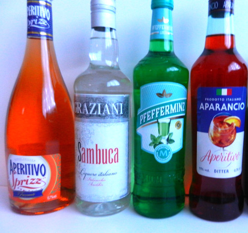 Diverse flaschen sambuca - flaschen,