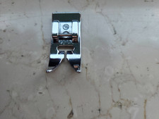 Pfaff smart 100s, 200s, Bernina Bernette 55,56,65,66 + 80 Nähfuß J+ Halter