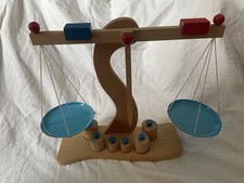 Goki 51856 Waage für Spielküche und Kaufmannsladen aus Holz