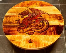 Beistelltisch Red Dragon aus Mangoholz und Epoxidharz 50 cm Table Tattoo Unikat