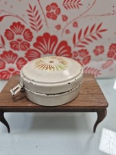 Antike Brotdose aus Metall