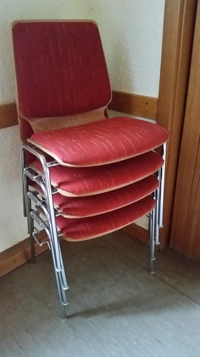 Konferenzstühle stapelbar